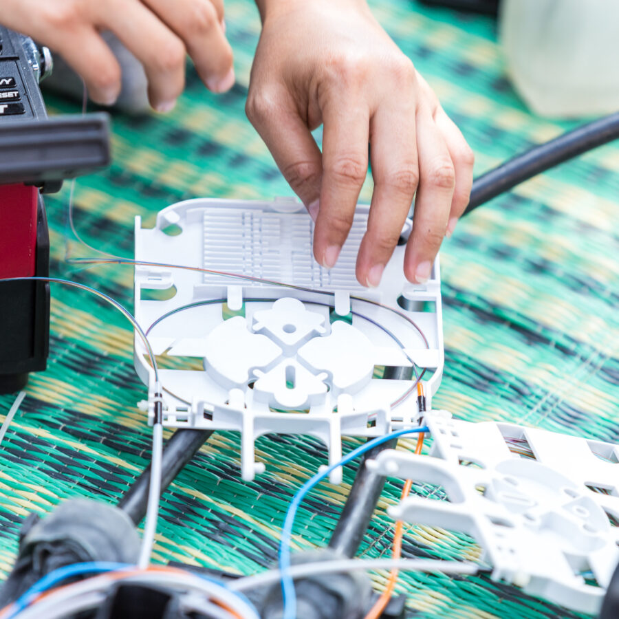 How are fiber optic cables joined? Fibre terminations and repairs